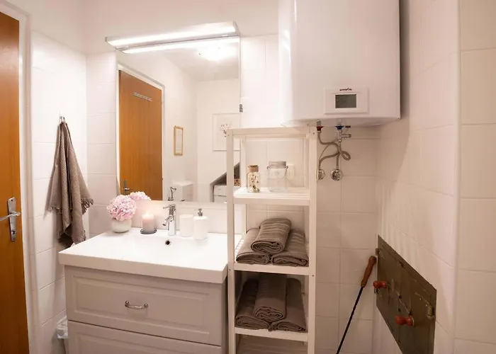 Olga & Ludvik Country *