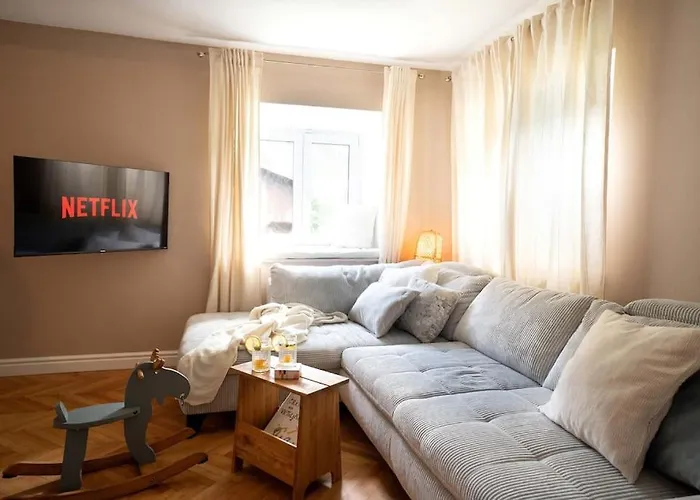 Olga & Ludvik Country شقة