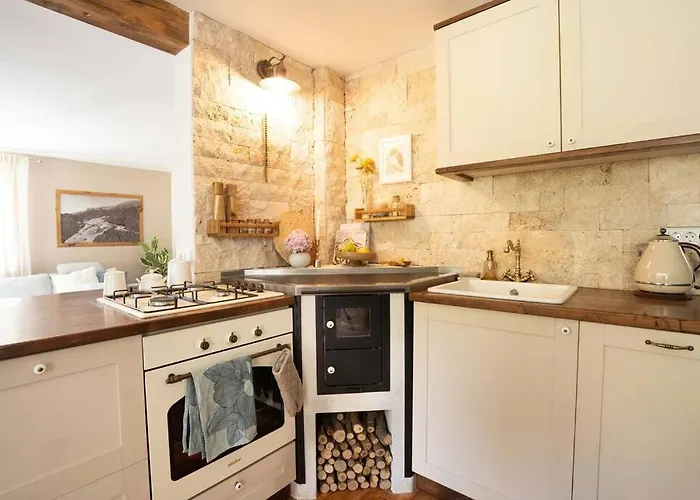 Olga & Ludvik Country